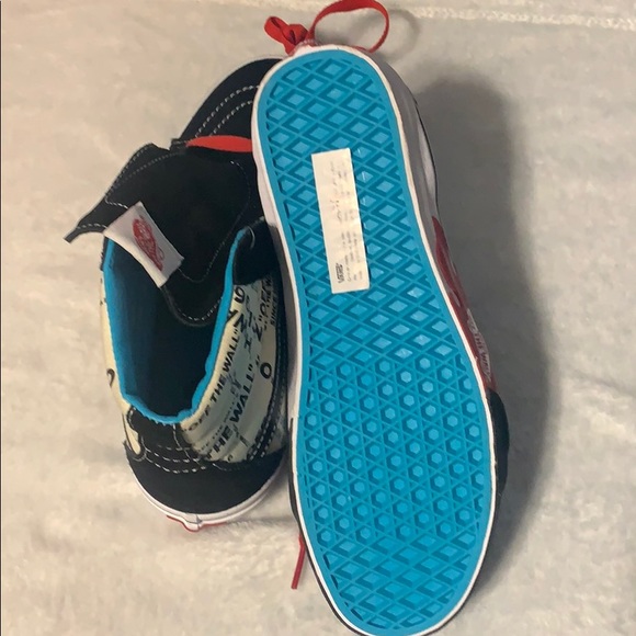 Van’s off the Wall - Picture 3 of 6